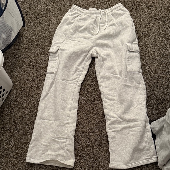 BRANDY MELVILLE SILVER GRAY CARGO PANTS - Picture 2 of 8
